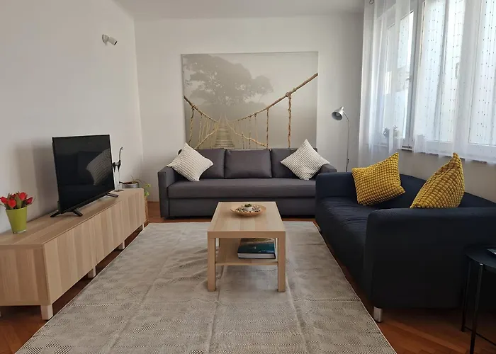 Apartment Gold